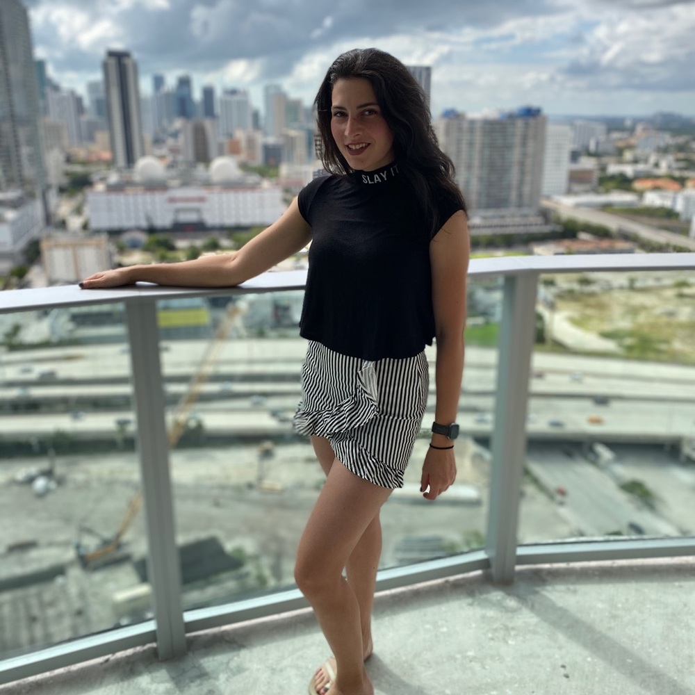 Meet your Posher, Alexis